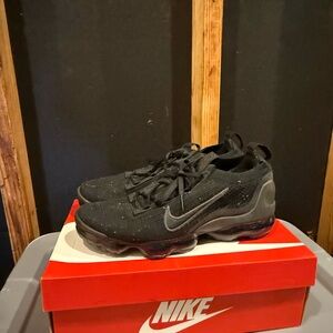 Air VaporMax 2021 Flyknit ‘Triple Black